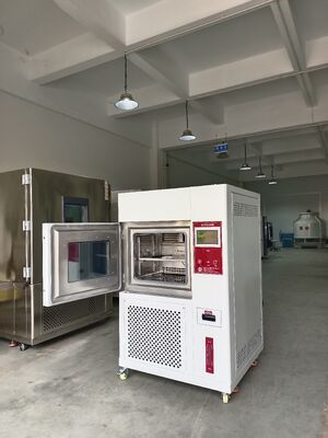 Xenon Arc Weathering Test Chamber with 280 - 3000 nm Spectral Range, 500 - 1200 W/m² Irradiance, and 1800 cm² Effective Exposure Area
