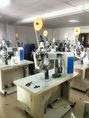 Touch Screen Heat Sealing Machine with PLC Control Adjustable Welding Speed 1-23m/min and 800℃ Max Temperature for Protection Suits